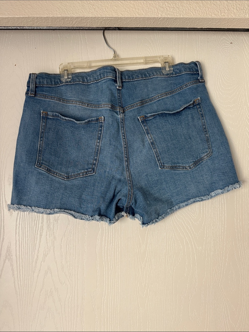 Old Navy Men's Light Blue Straight Jeans - Picture 4 of 4
